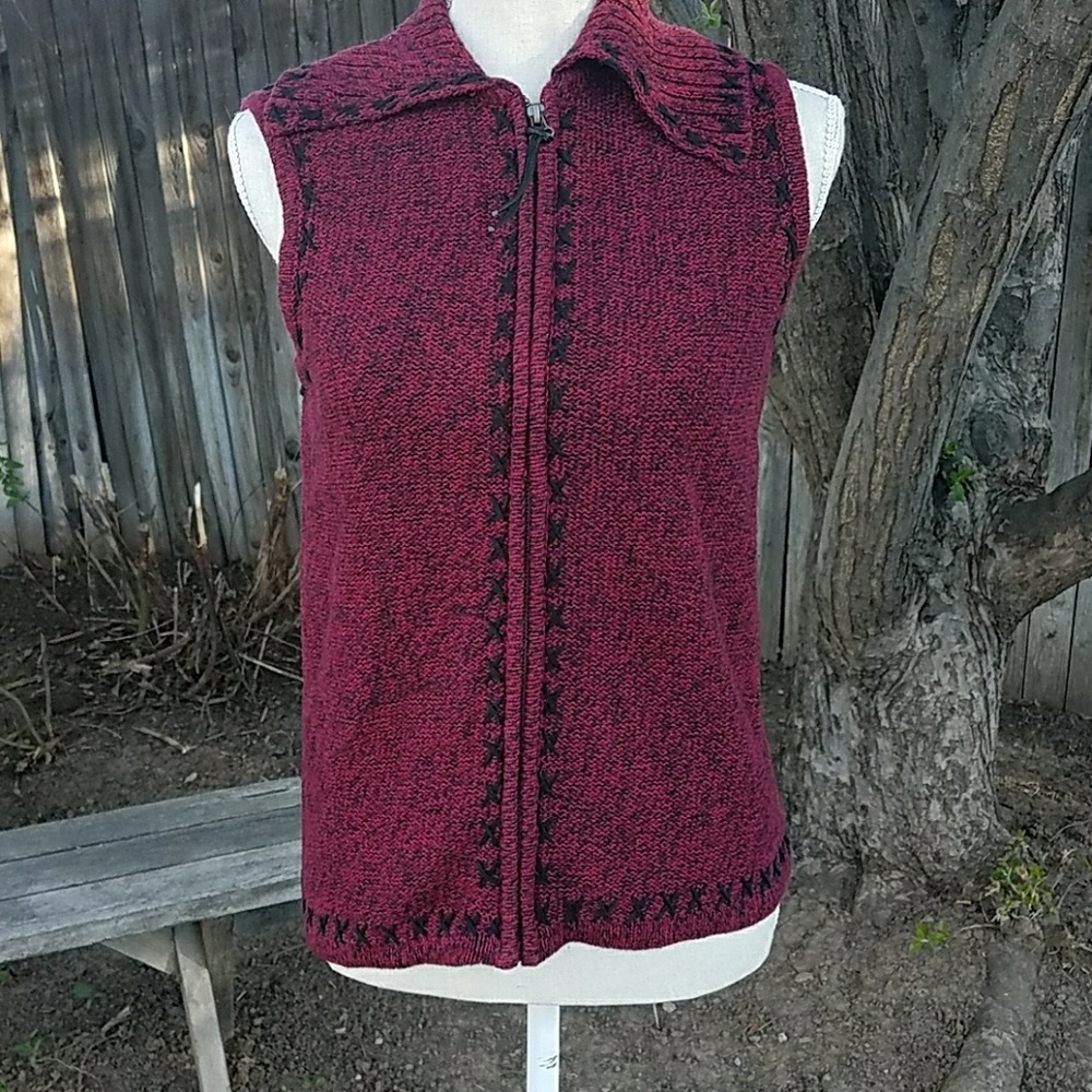 EUC  knit vest